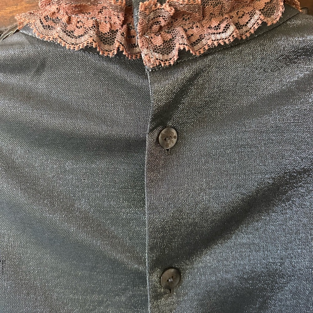 Red House Vintage Style Gray blouse with laced scalloped collar.Size 38 (Sm.4/6) - Picture 10 of 10